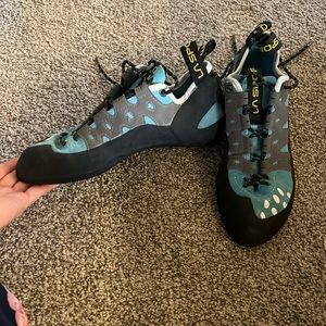 La Sportiva Climbing Shoes Size 9
